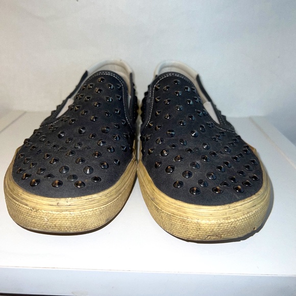 Saint Laurent by Hedi Slimane Sneakers RARE Studded Skate Size 10.5/43.5 80% OFF - Picture 2 of 12